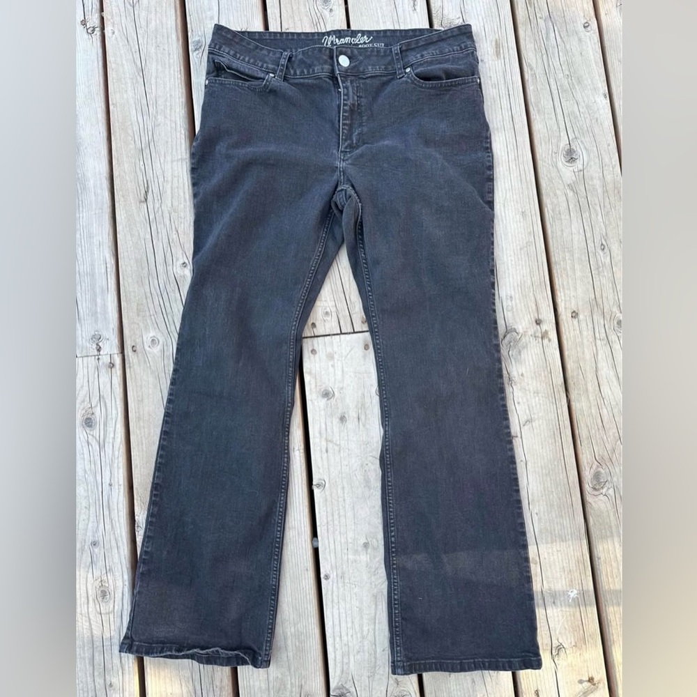 Ladies 34/17 x 34 Black Wrangler Western Jeans